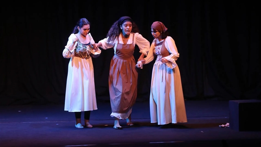  "13" مهرجان كلباء للمسرحيات القصيرة 
