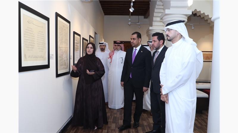 وفد من قنصلية جمهورية العراق  يزور ملتقى الشارقة للخط